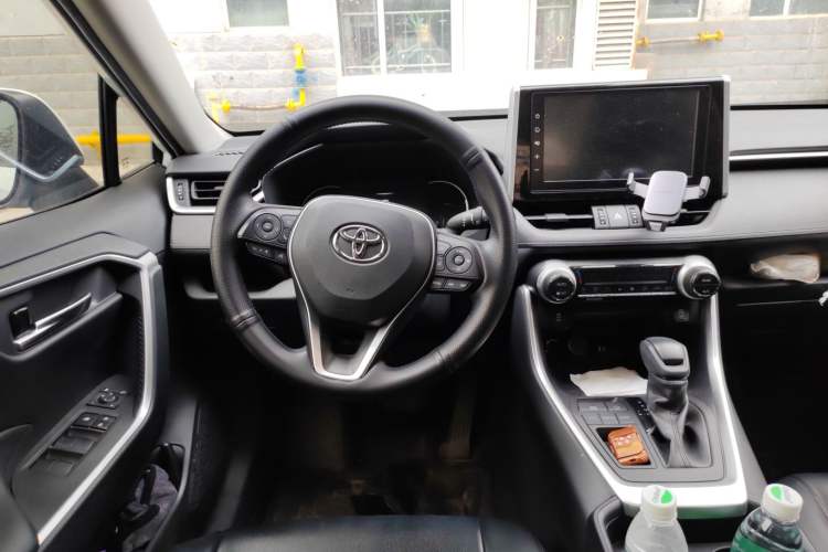 Used Toyota RAV4 2020 2.0L CVT Two-Wheel Drive Fashion Edition Steering Wheel