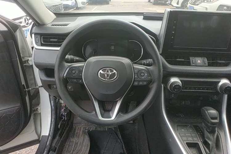 Used Toyota RAV4 2020 2.0L CVT 4x4 Trend Edition Steering Wheel