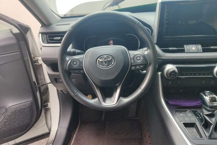 Used Toyota RAV4 2020 2.0L CVT Two-Wheel Drive Prestige Edition Steering Wheel