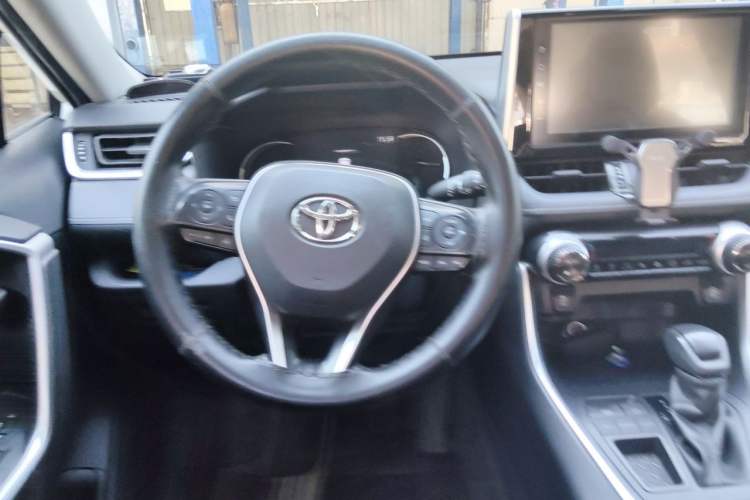 Used Toyota RAV4 2020 2.0L CVT Two-Wheel Drive Fashion Edition Steering Wheel