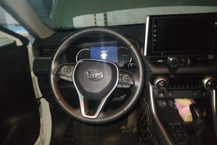 Used Toyota RAV4 2020 2.0L CVT 4x4 Style PLUS Edition Steering Wheel