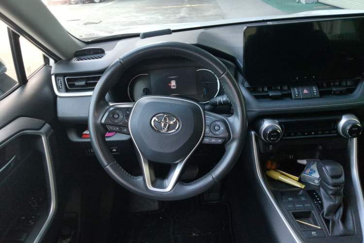 Used Toyota RAV4 2020 Dual-Engine 2.5L E-CVT Two-Wheel Drive Elite Edition Steering Wheel
