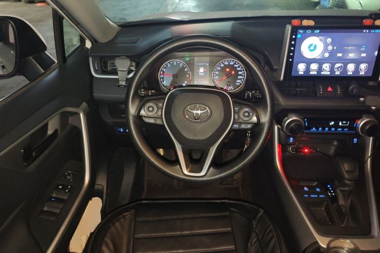 Used Toyota RAV4 2020 2.0L CVT Two-Wheel Drive Urban Edition Steering Wheel