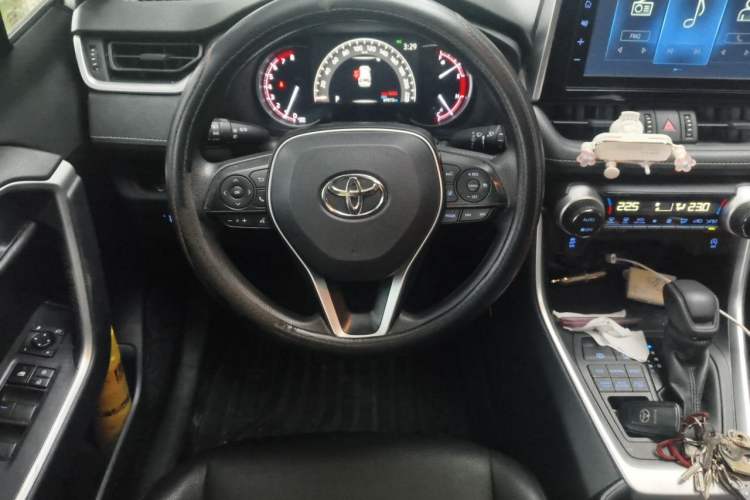 Used Toyota RAV4 2020 2.0L CVT 4x4 Trend Edition Steering Wheel