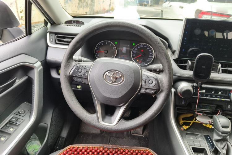 Used Toyota RAV4 2020 2.0L CVT Two-Wheel Drive Urban Edition Steering Wheel