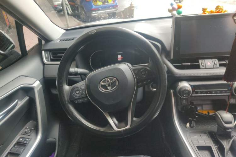 Used Toyota RAV4 2020 2.0L CVT Two-Wheel Drive Urban Edition Steering Wheel