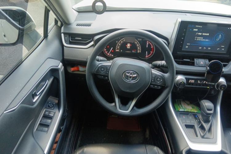 Used Toyota RAV4 2020 2.0L CVT Two-Wheel Drive Fashion Edition Steering Wheel