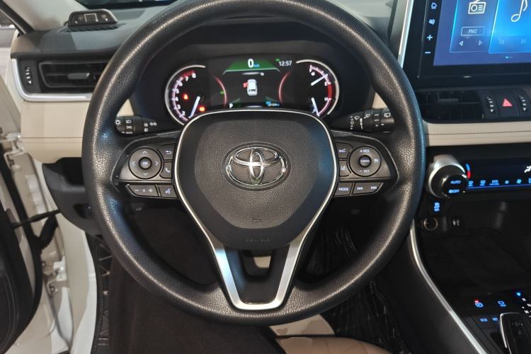 Used Toyota RAV4 2020 2.0L CVT Two-Wheel Drive Fashion Edition Steering Wheel