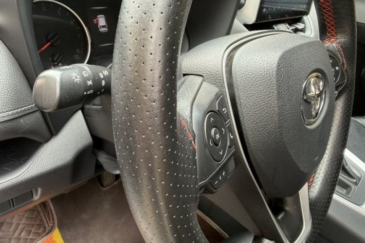 Used Toyota RAV4 2020 2.0L CVT Two-Wheel Drive Urban Edition Steering Wheel