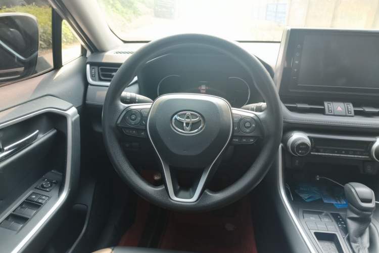 Used Toyota RAV4 2020 2.0L CVT Two-Wheel Drive Fashion Edition Steering Wheel