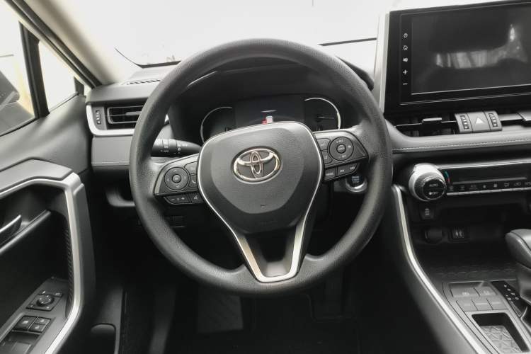 Used Toyota RAV4 2020 2.0L CVT Two-Wheel Drive Fashion Edition Steering Wheel