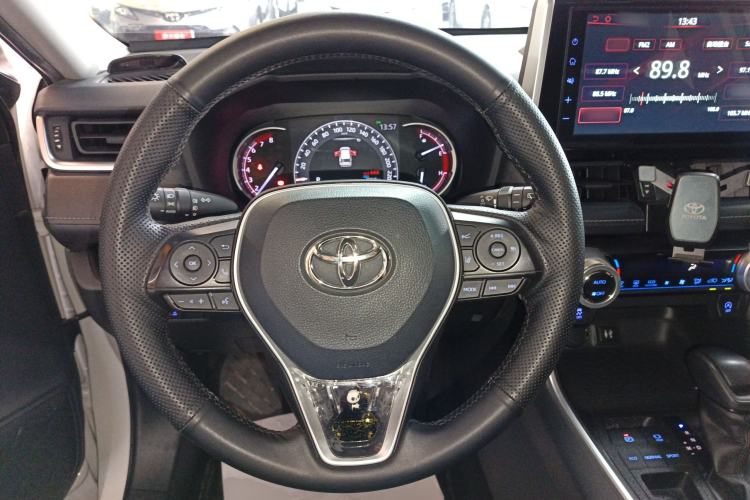 Used Toyota RAV4 2020 2.0L CVT Two-Wheel Drive Fashion Edition Steering Wheel