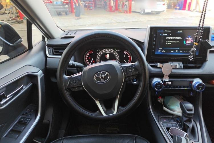 Used Toyota RAV4 2020 2.0L CVT Two-Wheel Drive Fashion Edition Steering Wheel