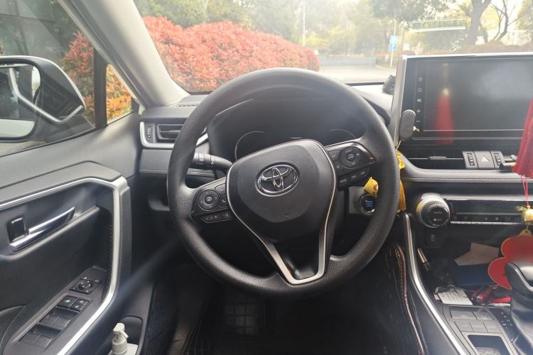 Used Toyota RAV4 2020 2.0L CVT Two-Wheel Drive Fashion Edition Steering Wheel