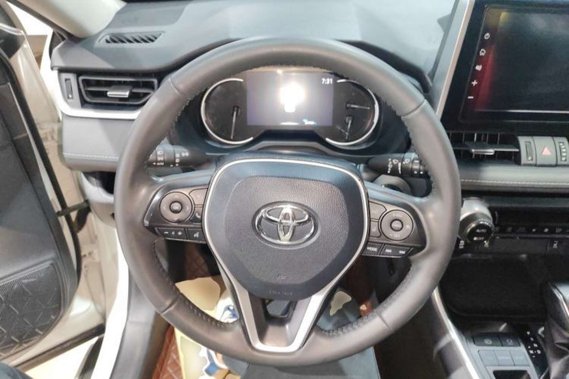 Used Toyota RAV4 2020 2.0L CVT Two-Wheel Drive Fashion PLUS Edition Steering Wheel