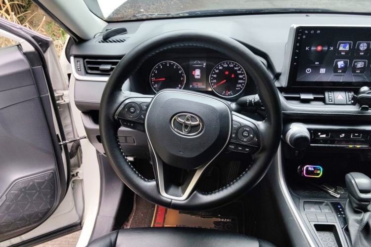 Used Toyota RAV4 2020 2.0L CVT Two-Wheel Drive Urban Edition Steering Wheel