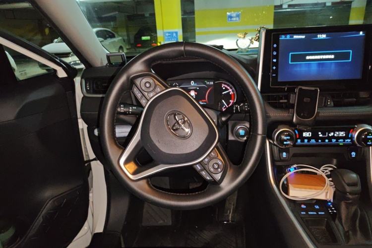 Used Toyota RAV4 2020 2.0L CVT Two-Wheel Drive Fashion Edition Steering Wheel
