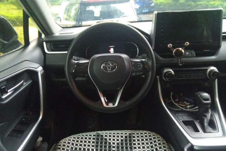 Used Toyota RAV4 2020 2.0L CVT Two-Wheel Drive Fashion Edition Steering Wheel