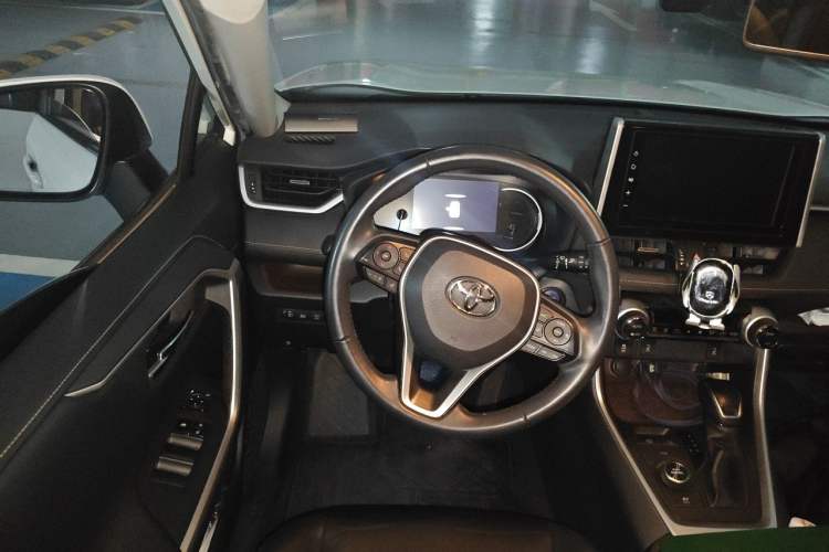 Used Toyota RAV4 2020 Dual-Motor 2.5L E-CVT Four-Wheel Drive Flagship Edition Steering Wheel