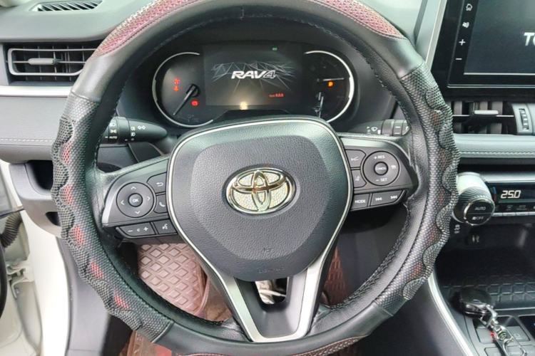 Used Toyota RAV4 2020 2.0L CVT 4x4 Trend Edition Steering Wheel