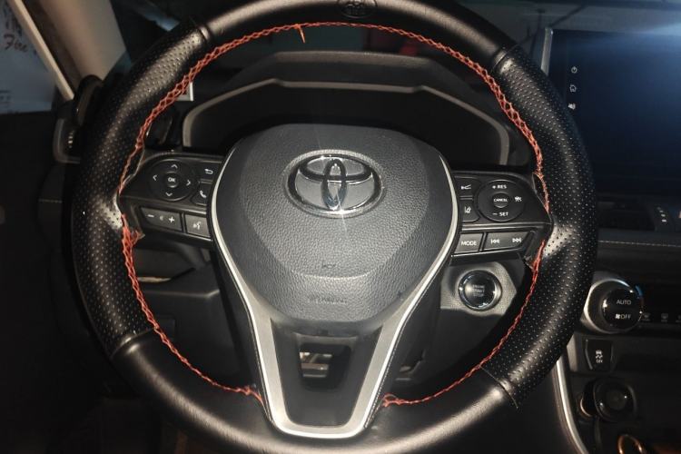 Used Toyota RAV4 2020 2.0L CVT Two-Wheel Drive Fashion Edition Steering Wheel