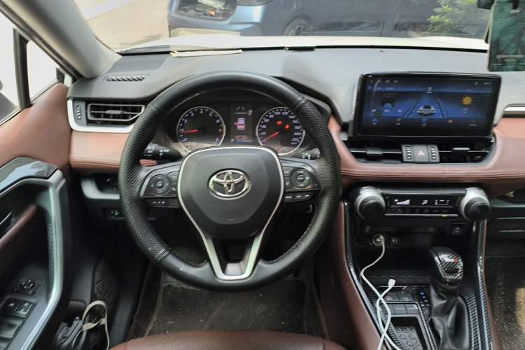 Used Toyota RAV4 2020 2.0L CVT Two-Wheel Drive Urban Edition Steering Wheel