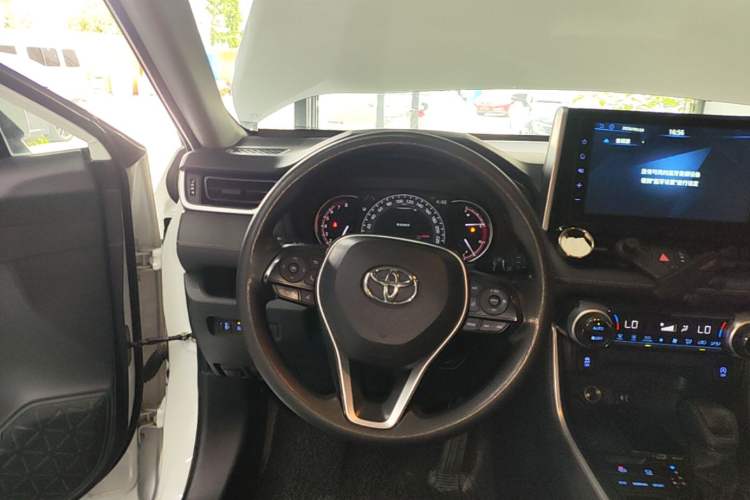 Used Toyota RAV4 2020 2.0L CVT Two-Wheel Drive Fashion Edition Steering Wheel