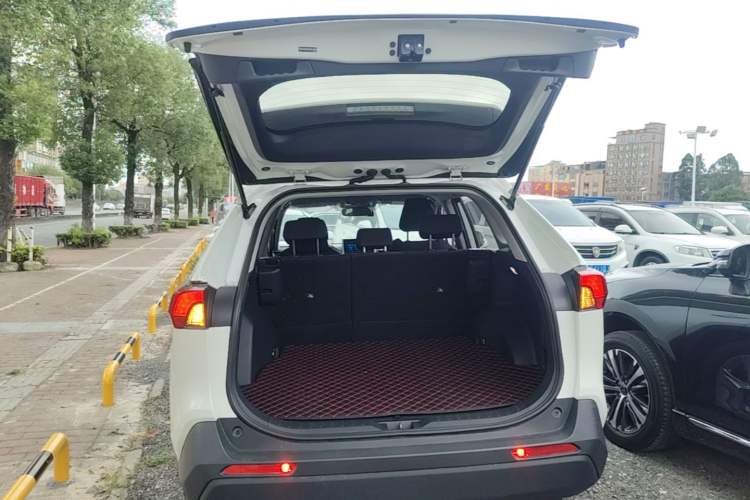 Used Toyota RAV4 2020 2.0L CVT Two-Wheel Drive Urban Edition Trunk