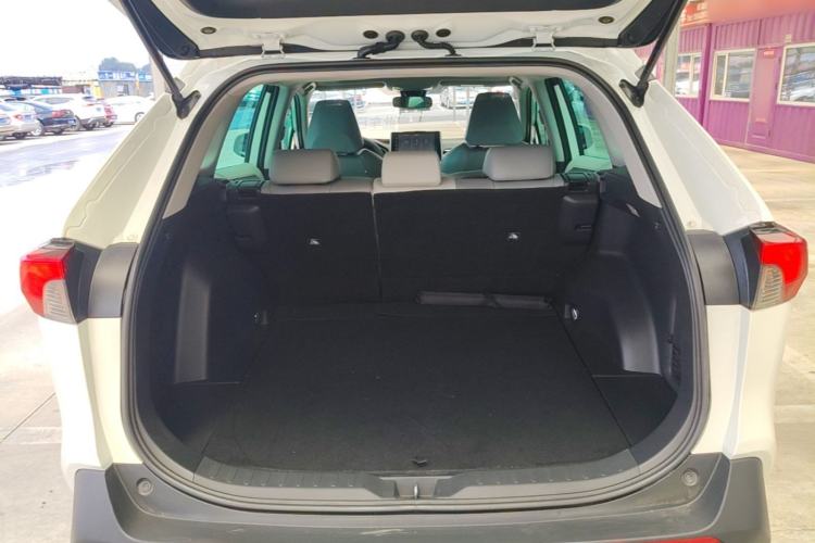 Used Toyota RAV4 2020 2.0L CVT Two-Wheel Drive Fashion PLUS Edition Trunk