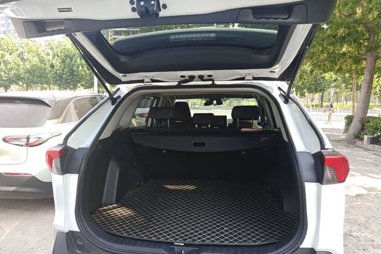 Used Toyota RAV4 2020 2.0L CVT Two-Wheel Drive Fashion Edition Trunk