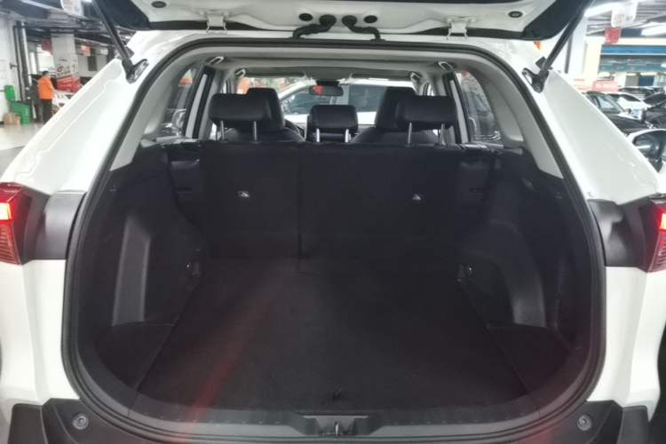 Used Toyota RAV4 2020 2.0L CVT Two-Wheel Drive Fashion Edition Trunk