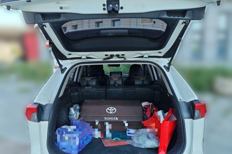 Used Toyota RAV4 2020 2.0L CVT Two-Wheel Drive Fashion Edition Trunk