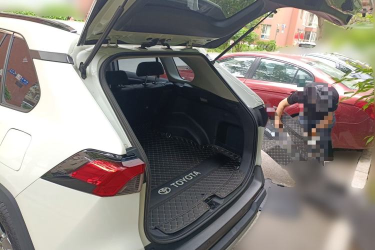 Used Toyota RAV4 2020 2.0L CVT 4x4 Style PLUS Edition Trunk