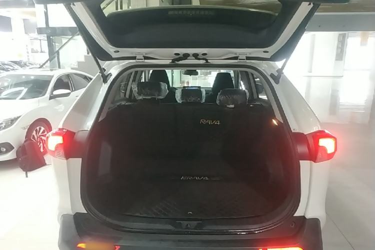 Used Toyota RAV4 2020 2.0L CVT Two-Wheel Drive Urban Edition Trunk