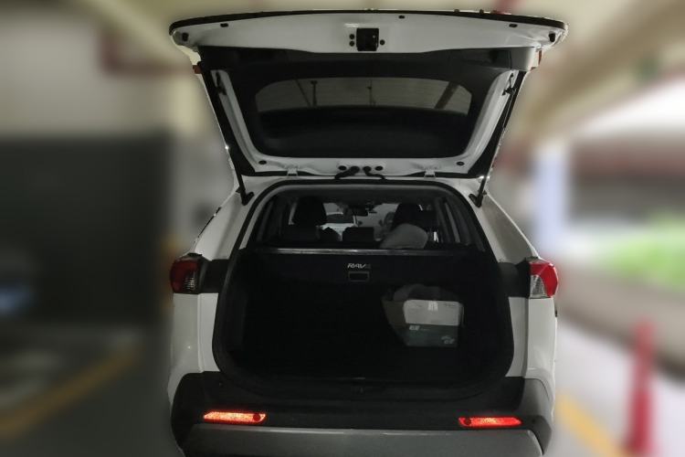 Used Toyota RAV4 2020 Dual-Engine 2.5L E-CVT 4x4 Elite PLUS Edition Trunk
