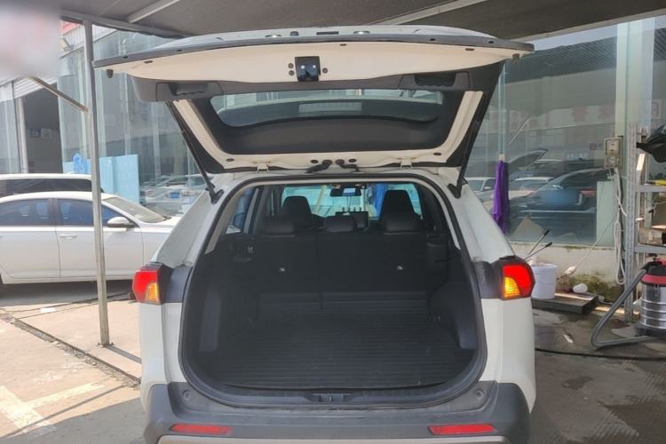 Used Toyota RAV4 2020 2.0L CVT Two-Wheel Drive Fashion Edition Trunk