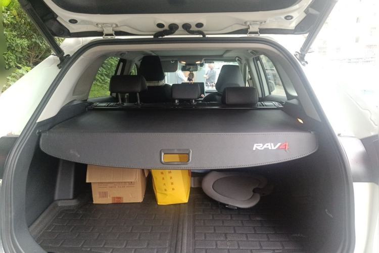 Used Toyota RAV4 2020 Dual-Motor 2.5L E-CVT Four-Wheel Drive Flagship Edition Trunk