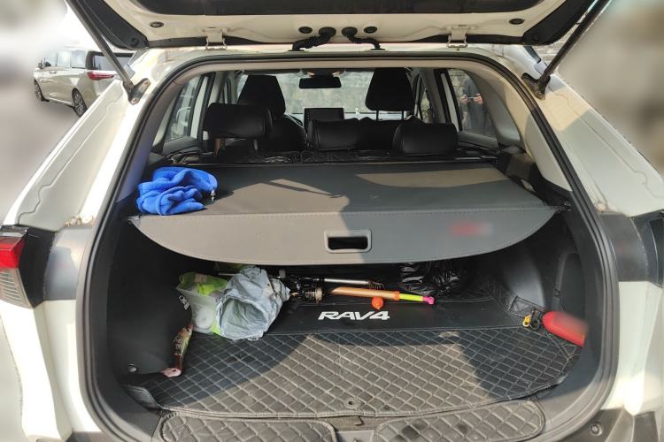 Used Toyota RAV4 2020 2.0L CVT Two-Wheel Drive Fashion PLUS Edition Trunk