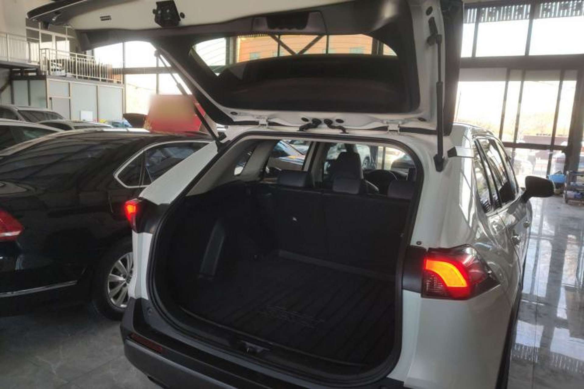 Used Toyota RAV4 2020 2.0L CVT Two-Wheel Drive Fashion PLUS Edition Trunk