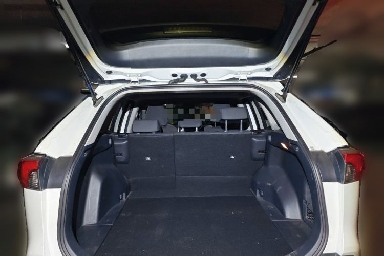 Used Toyota RAV4 2020 2.0L CVT 4x4 Trend Edition Trunk