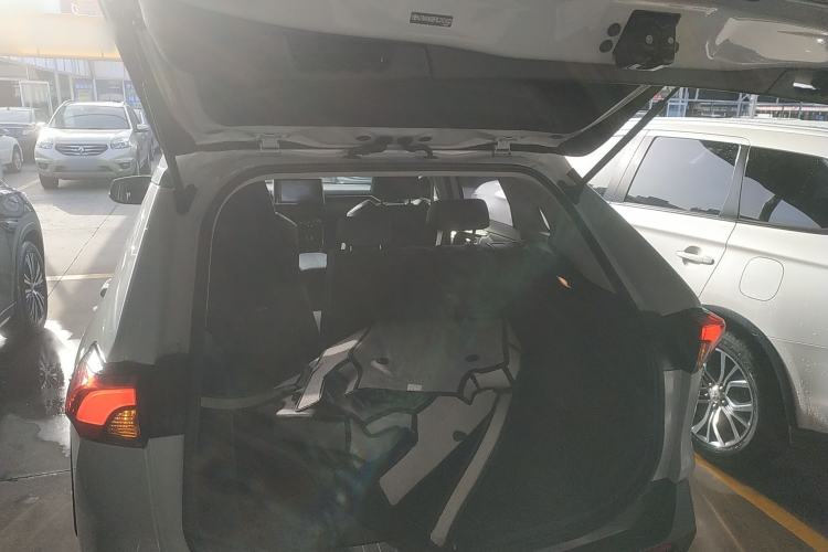 Used Toyota RAV4 2020 2.0L CVT Two-Wheel Drive Fashion PLUS Edition Trunk