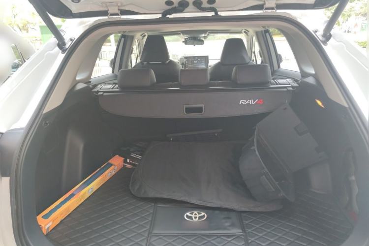 Used Toyota RAV4 2020 Dual-Engine 2.5L E-CVT Four-Wheel Drive Elite Edition Trunk