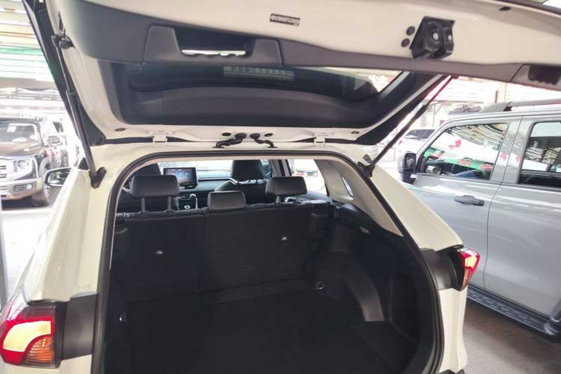 Used Toyota RAV4 2020 2.0L CVT Two-Wheel Drive Prestige Edition Trunk