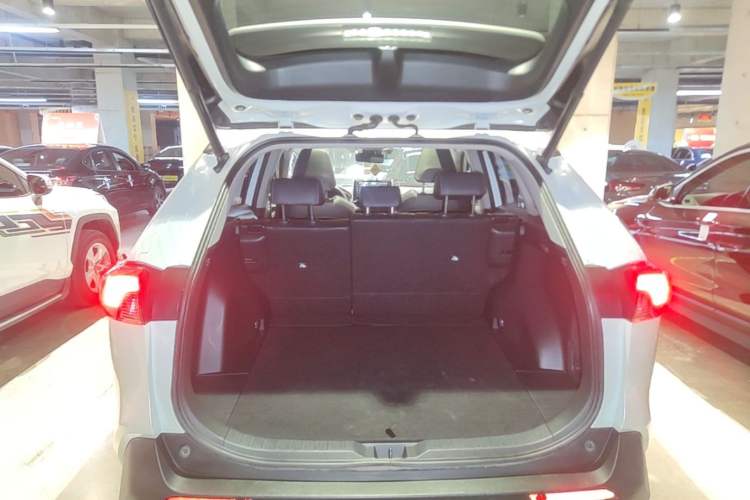 Used Toyota RAV4 2020 Dual-Motor 2.5L E-CVT Four-Wheel Drive Flagship Edition Trunk