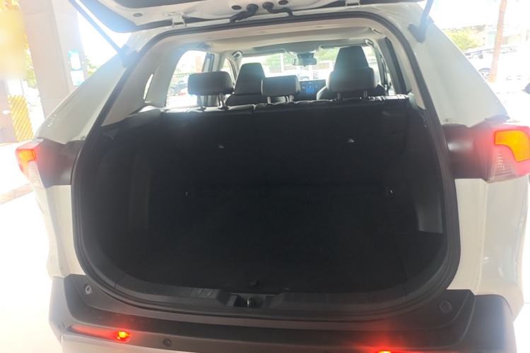 Used Toyota RAV4 2020 2.0L CVT Two-Wheel Drive Fashion PLUS Edition Trunk