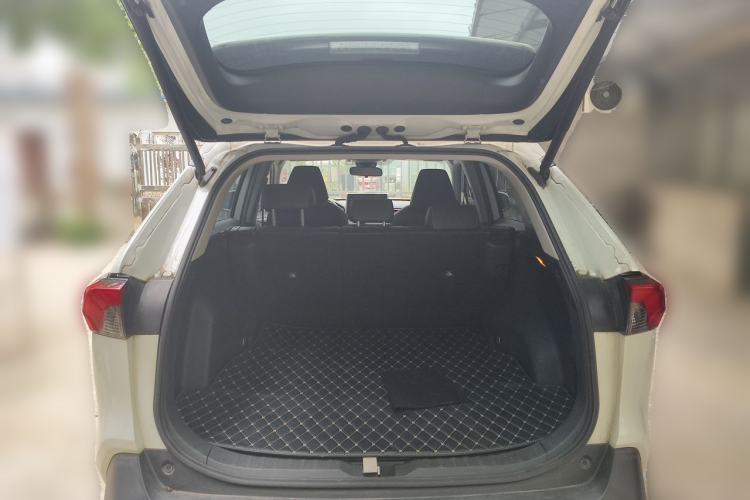Used Toyota RAV4 2020 2.0L CVT Two-Wheel Drive Prestige Edition Trunk