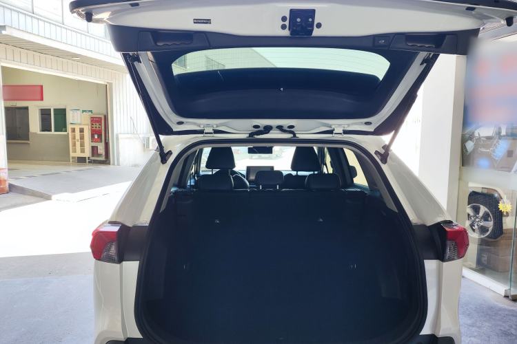 Used Toyota RAV4 2020 Dual-Engine 2.5L E-CVT Two-Wheel Drive Elite Edition Trunk