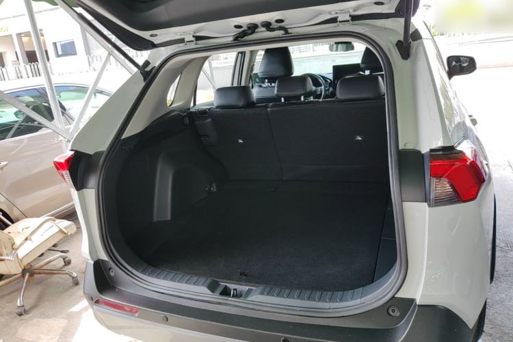 Used Toyota RAV4 2020 2.0L CVT Two-Wheel Drive Fashion Edition Trunk