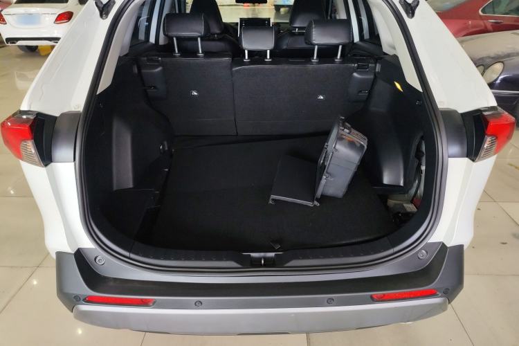 Used Toyota RAV4 2020 Dual-Engine 2.5L E-CVT Two-Wheel Drive Elite Edition Trunk