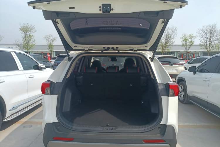 Used Toyota RAV4 2020 2.0L CVT Two-Wheel Drive Fashion Edition Trunk